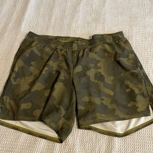 XL camo athletic shorts